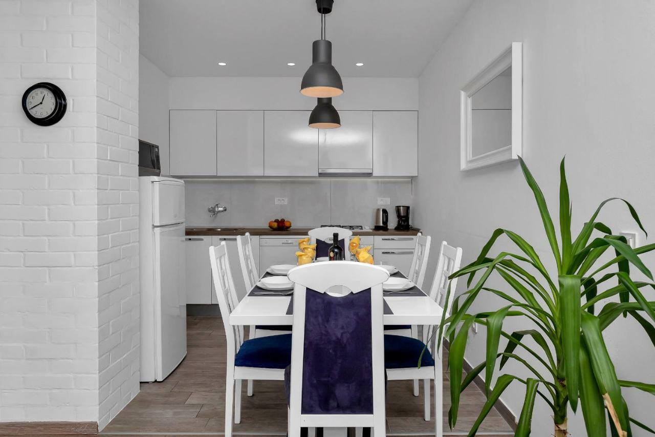 Blue Dream Apartment Макарська Екстер'єр фото