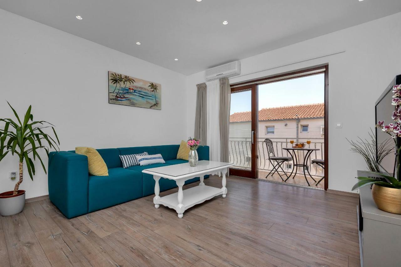 Blue Dream Apartment Макарська Екстер'єр фото