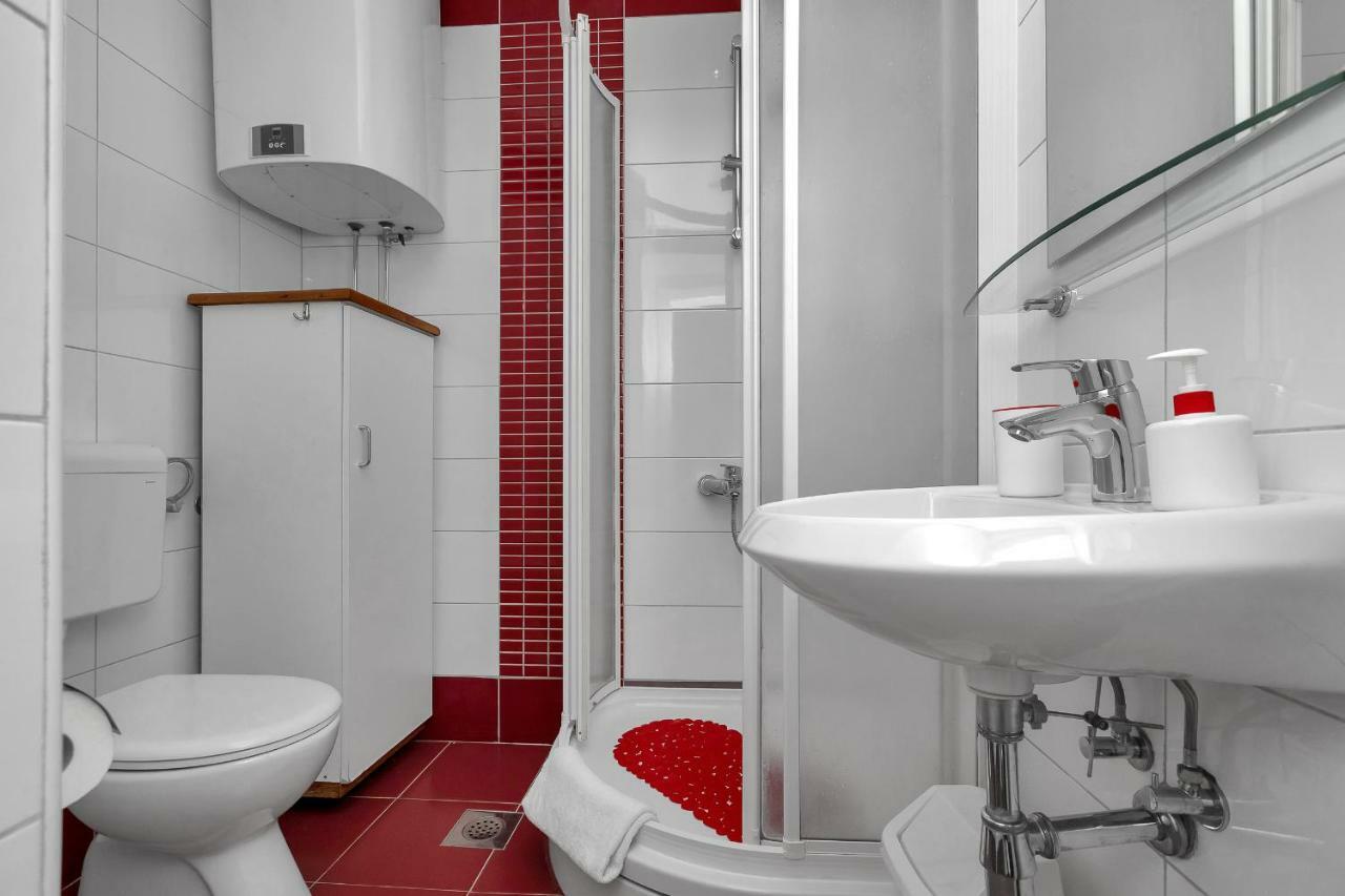 Blue Dream Apartment Макарська Екстер'єр фото